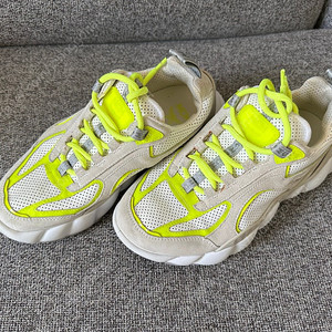 MCM 헴멜 청키 스니커즈 37