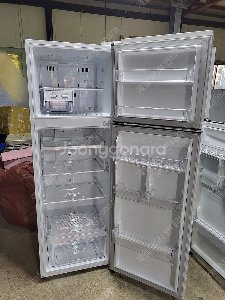 엘지중형냉장고2대 내부상태A급 010.9449.1945--1