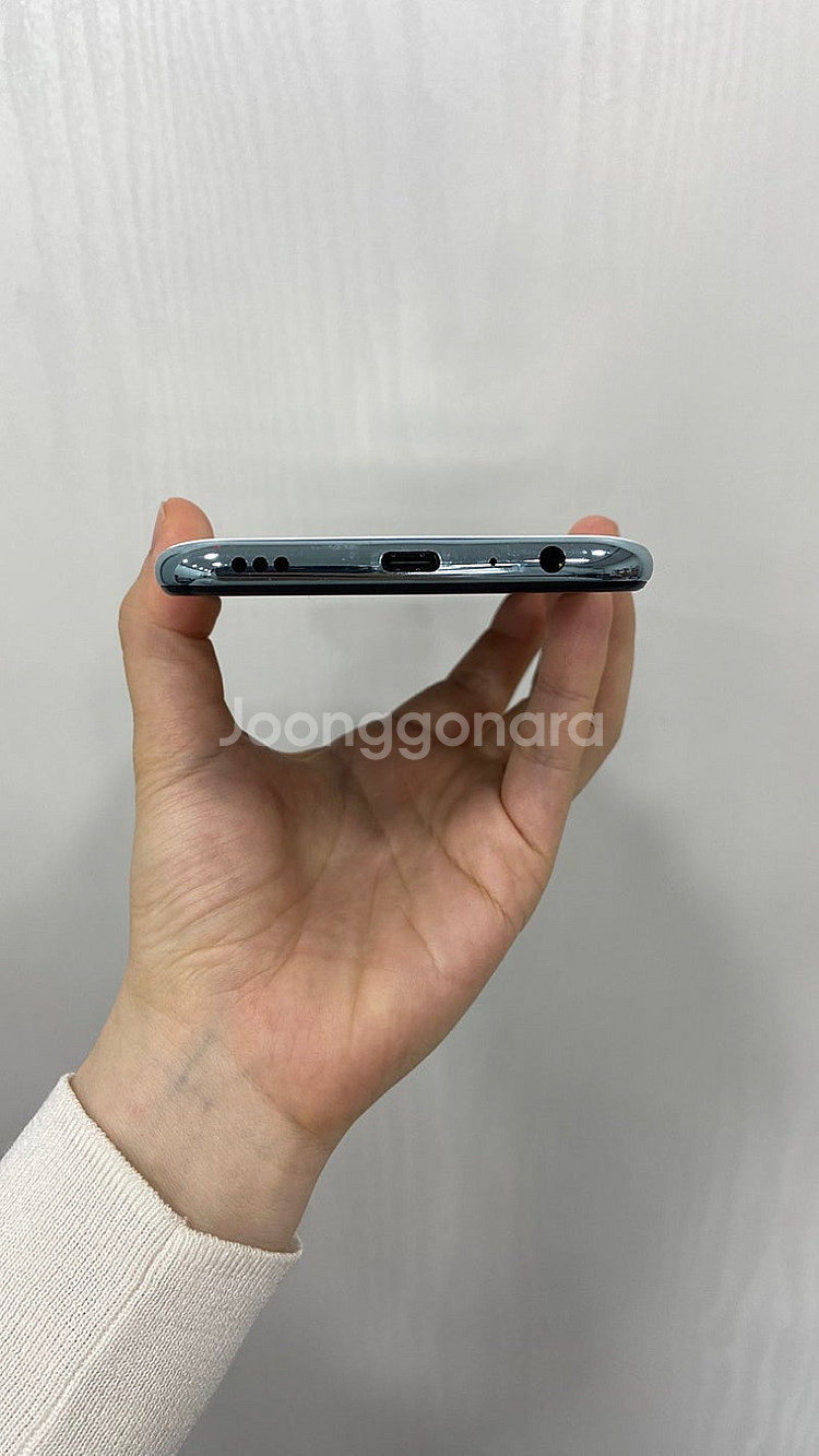 92168 A급. Q630 64기가 화이트 팝니다 5만...--3