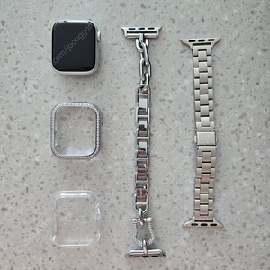 애플워치SE 40mm + 로이드 케이스, 스트랩