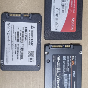 ssd 256gb 삼성 , BIO STAR , MYSTOR 각각 하나씩 총 3개