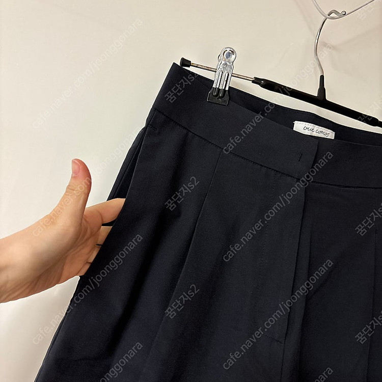 아워코모스 바스락 핀턱 팬츠 바지 와이드 슬랙스 출근룩 하객룩 S 올드머니룩 이미지