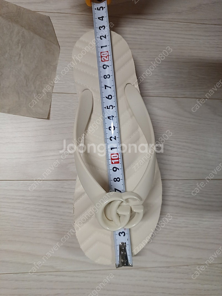 (새상품)구찌 쉐브론 여성 러버 쪼리 220--7