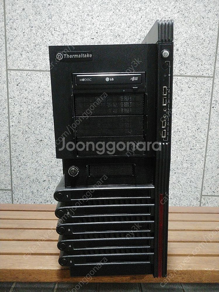 써멀테이크 level 10 gt 블랙 케이스 팝니다--0