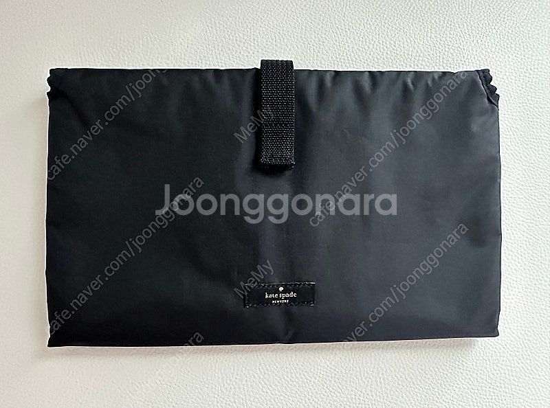 미사용) 케이트 스페이드 휴대용 기저귀 갈이대 매트 패...--1