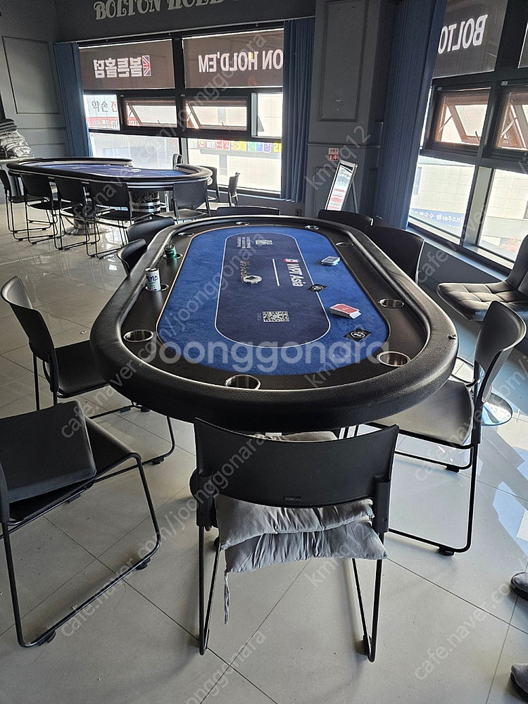홀덤테이블--0
