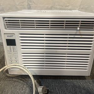 창문형 에어컨 WA-700W 모델입니다