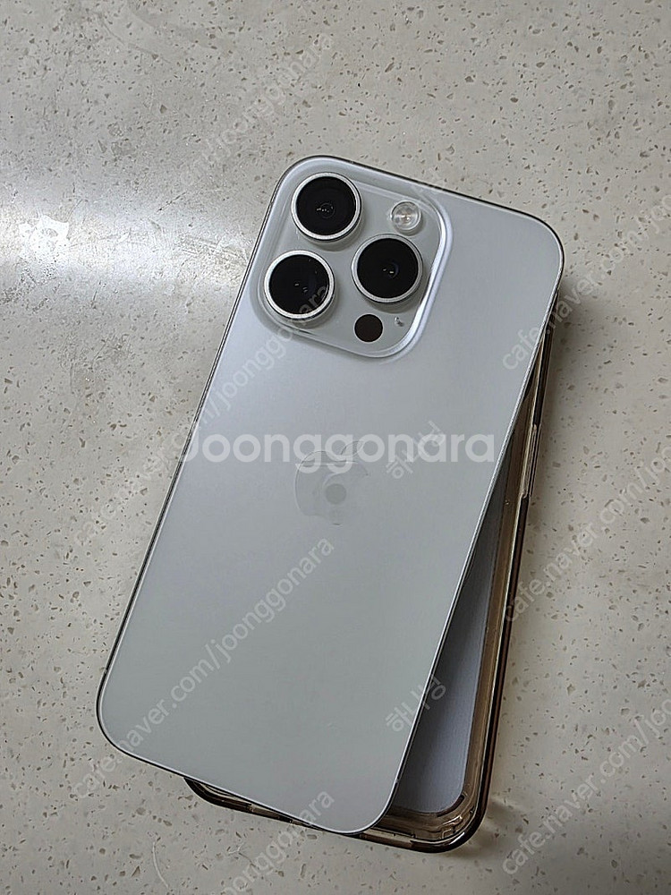 아이폰 15 Pro 256 화이트 + 애플케어 양도--1