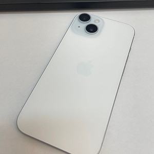 아이폰15 블루 256GB 배터리94% 상태좋은 중고74만팝니다.