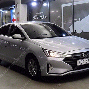 아반떼 중고차 아반떼 더 뉴 아반떼 AD 중고 은색 2019년식 64,000km 1.6 스타일 중고차시장