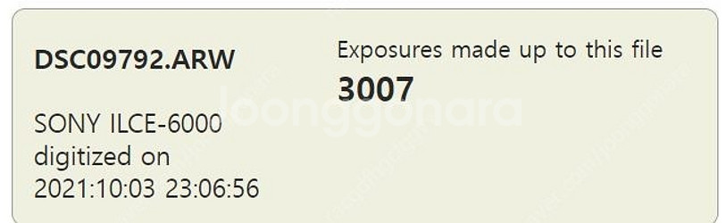 소니 A6000 그레이 3,007컷 미러리스 카메라팔아...--8