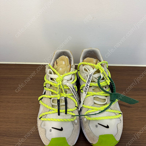 230 나이키 오프화이트 줌테라 카이거 팝니다.