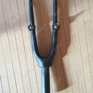 16인치305사이즈 카본포크 접이식자전거용 V브레이크 (허브사이즈74미리, 스티어러길이111미리)판매합니다(장착대왕볼트포함)