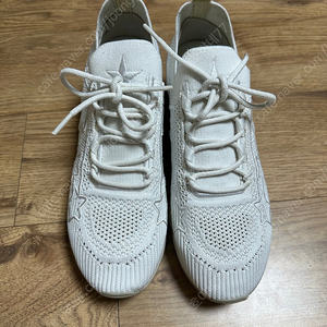 아쉬 루나틱 스타 38사이즈 245정도