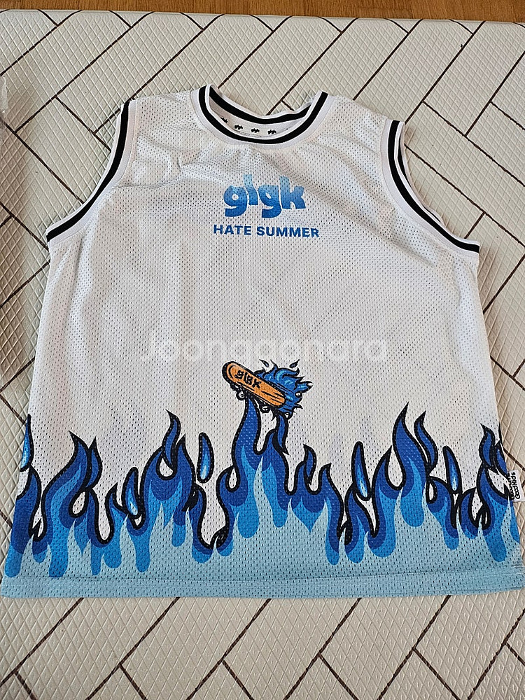 glgk 먼슬리 슬리브리스 나시 150판매해요.--0
