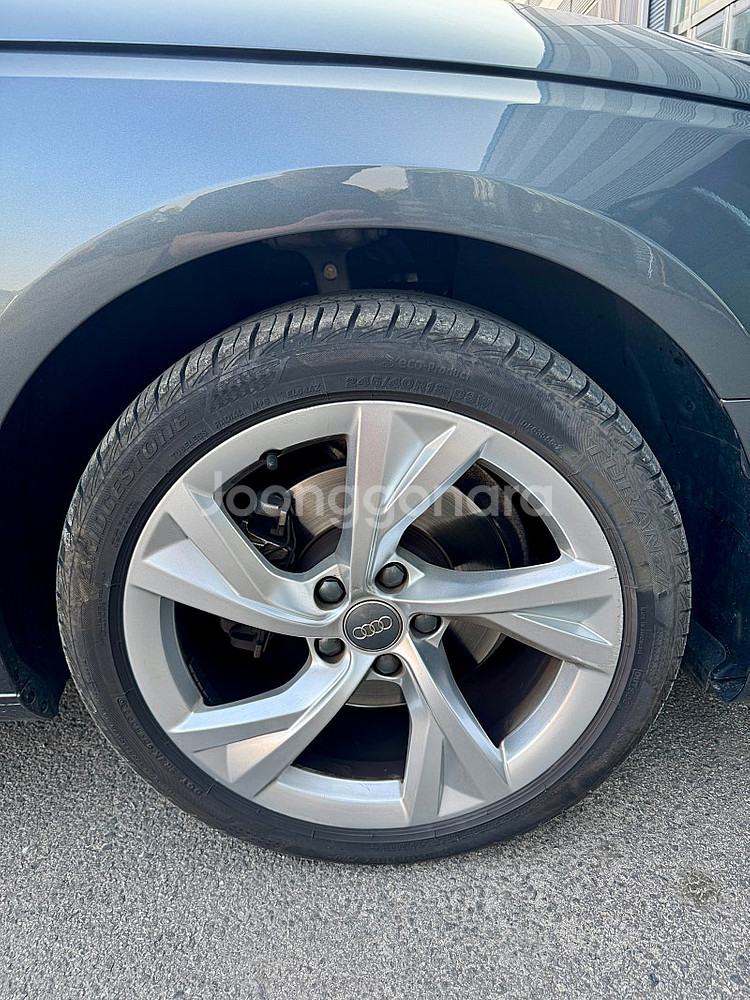 아우디 a4 B9.5 18인치 휠 pcd112--0