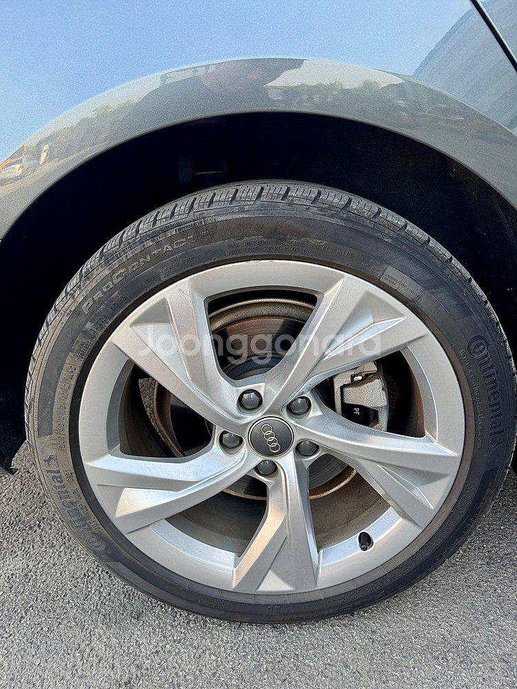 아우디 a4 B9.5 18인치 휠 pcd112--1