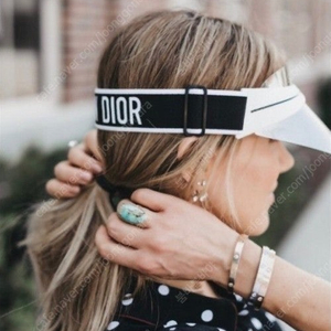 [새제품컨디션/할인O] 디올 선바이저 블랙/화이트 14만원 DIOR 셀린느 샤넬 미우미우 프라다 루이비통 고야드 에르메스 마크앤로나 PXG 갤러웨이 사우스케이프 헬렌카민스키 생로랑