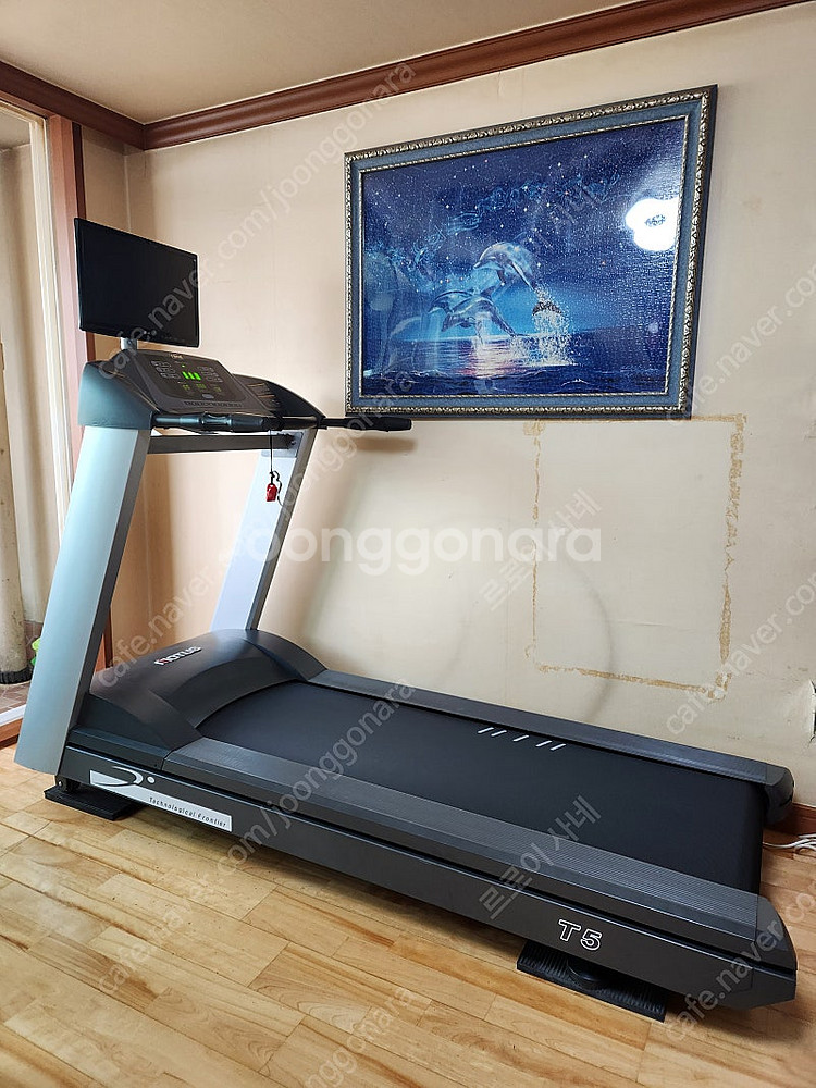 헬스장용 런닝머신 판매합니다--1