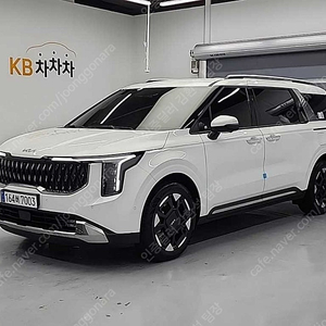 카니발 하이브리드 중고 더 뉴 카니발 중고차 카니발 9인승 중고 흰색 2025년식 10,801km HEV 9인승 시그니처 중고자동차