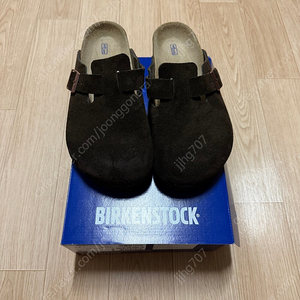 버켄스탁 보스턴 모카 270 판매합니다 실내에서 반나절 신었습니다