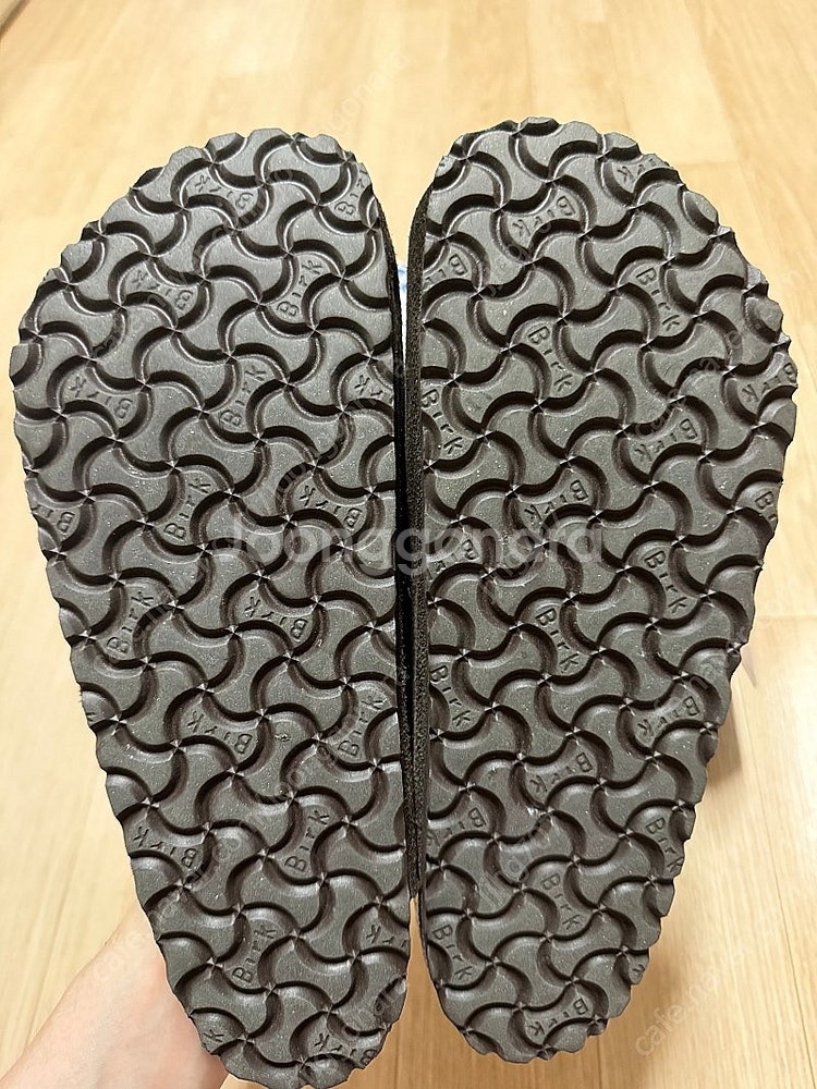버켄스탁 보스턴 모카 270 판매합니다 실내에서 반나절...--2