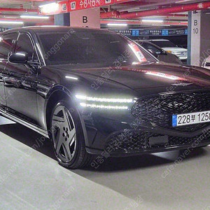 제네시스 G90 중고 제네시스 중고 가격 검정색 2025년식 10,047km 3.5T GDI e-S/C AWD 중고자동차