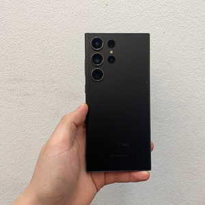 갤럭시S23울트라 블랙 256GB 상태좋은 중고50만팝니다