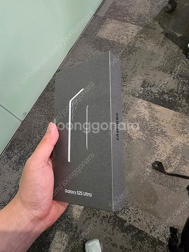 갤럭시 S25 울트라 1tb 화이트 S급 판매합니다--8