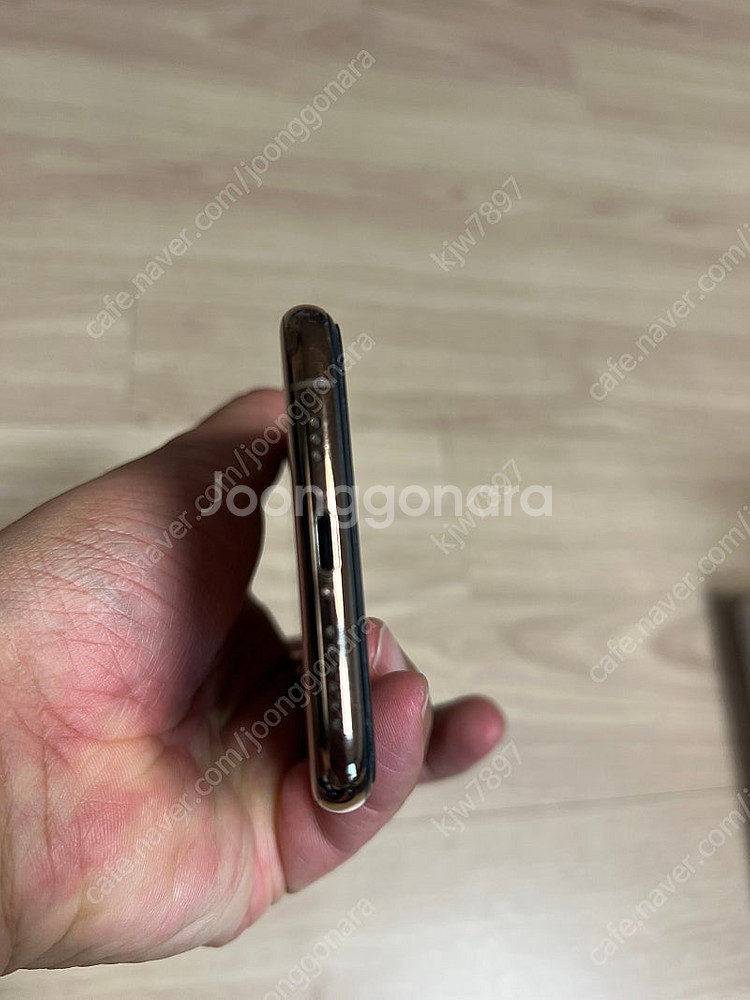 아이폰 XS 골드 64GB 팝니다--6