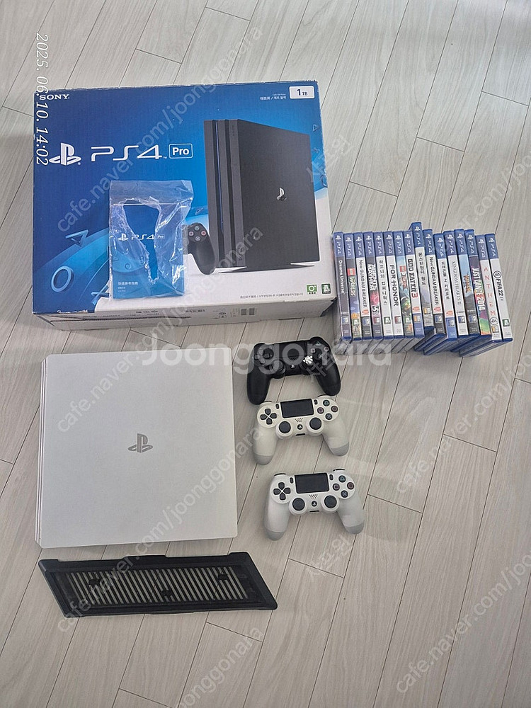 ps4 프로 1테라 판매합니다--0