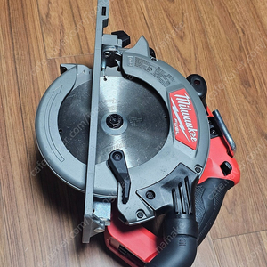 (인하)밀워키 FUEL 165mm 원형톱 M18 CCS55-0X 베어툴 팝니다.