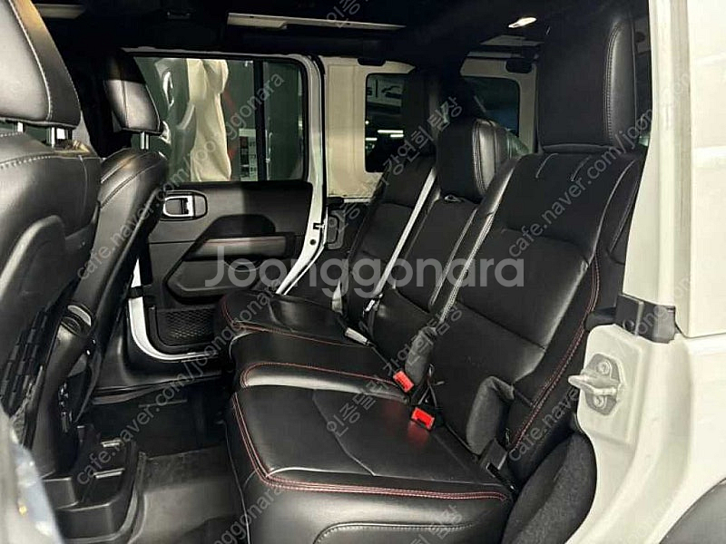 지프 랭글러 중고 랭글러 루비콘 중고 흰색 2020년식...--8