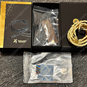 주피터오디오 옐로우선셋 MK3 커스텀 케이블 2pin 팝니다.