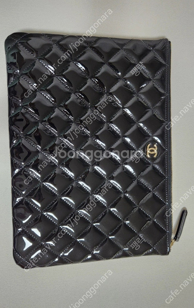 샤넬 클래식 클러치 뉴미듐 페이던트 샤이니골드--0