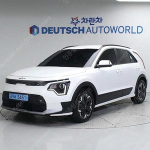 니로 중고차 니로 중고 EV 흰색 2024년형 56,985km 니로 EV 에어 가성비최고 전기차 즉시출고 가능