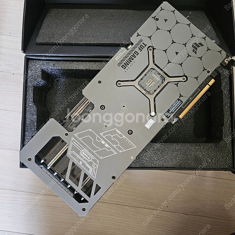 ASUS TUF 라데온 RX 7900 XTX--1