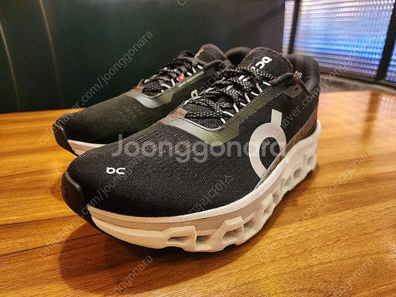 온러닝 마라톤 런닝화 클라우드몬스터2 블랙 270사이즈...--0