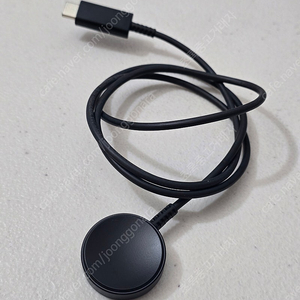 삼성 갤럭시워치 정품 고속무선충전기 C타입 팝니다.