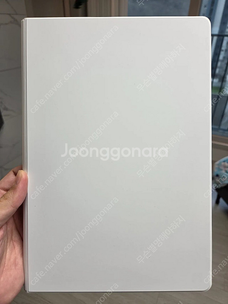 갤럭시탭 정품 스마트 커버 화이트 (S10, S9+, ...--1
