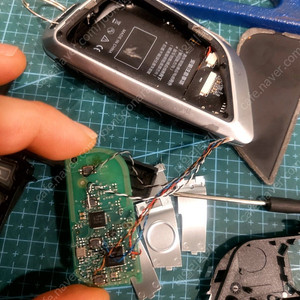 BMW 구형키, 신형키, 디스플레이키 액정 깨짐, 파손 버튼키 불량 고장 복원 수리, 침수키 먹통 진단 점검 수입 자동차키 고장 수리에 모든것 믿고 맡기는 전문 해결사