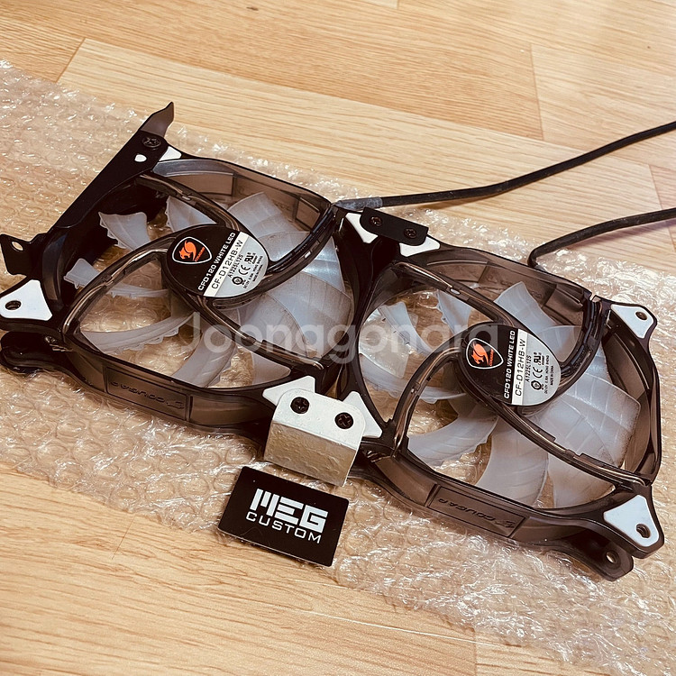 그래픽카드 쿠거 쿨러 화이트 led 120 PCI 슬롯...--1