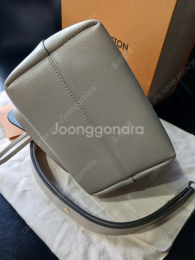 루이비통 락미버킷백 M57688 - 22년--1