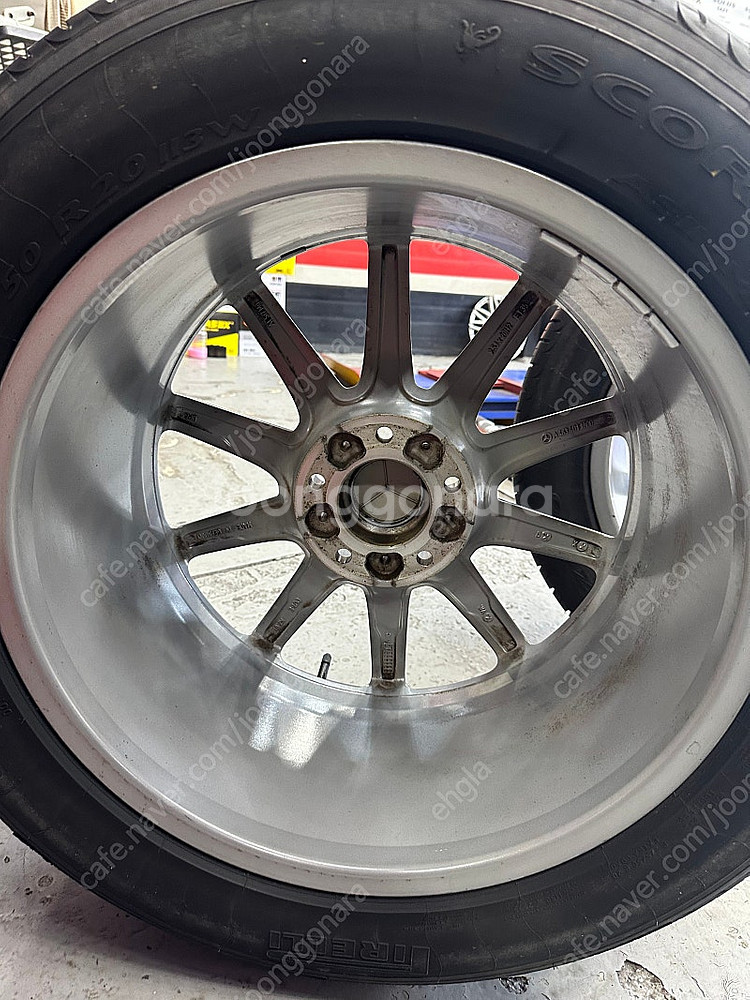 지바겐 63amg 20인치 휠타이어 (피렐리 스콜피온 275 50 20)--8