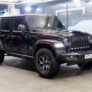 지프 랭글러 중고 랭글러 루비콘 중고 검정색 2018년식 80,333km 2.0 루비콘 4도어 중고자동차