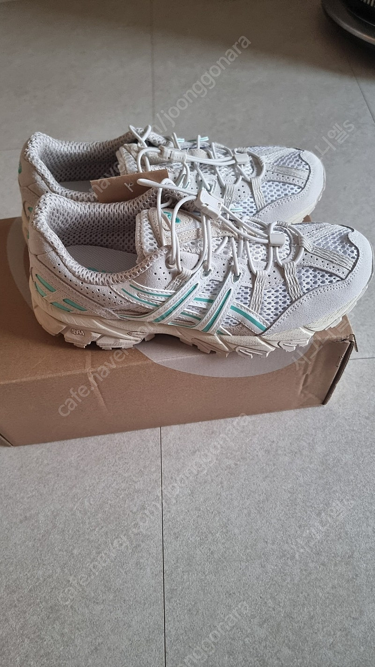 아식스 언리미티드 젤 소노마 15-50 화이트 아쿠아--3