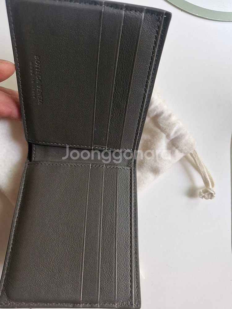 보테가베네타 반지갑 팝니다--1