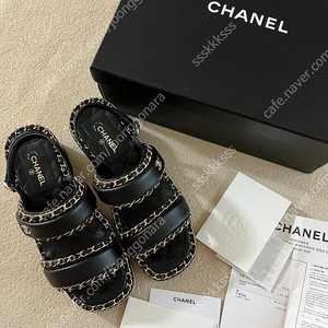 샤넬 체인샌들37(240)