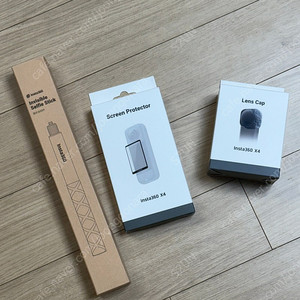 인스타360 X4 렌즈캡/114cm셀피스틱/보호필름(새상품)