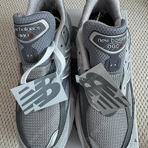 뉴발란스 990 v6 (새상품)